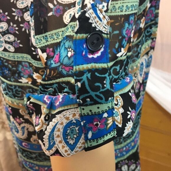 Love ❤️ Tree 🌲 Woman’s Blouse S NWOT - Picture 4 of 7